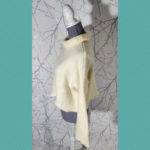 Urban Outfitters Ivory Distressed Beloved Turtleneck Sweater - Picture 3 of 5